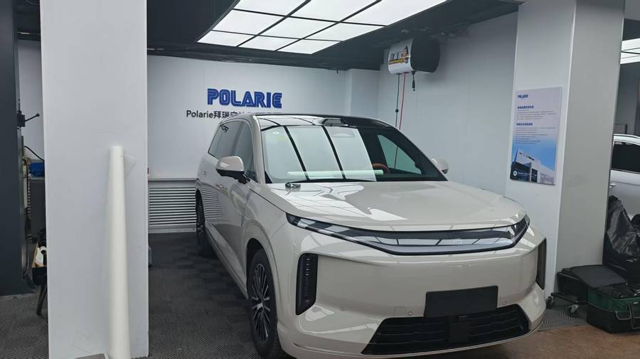 理想L系列完工交车